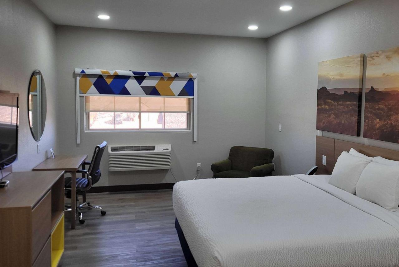 Days Inn By Wyndham Childress Extérieur photo